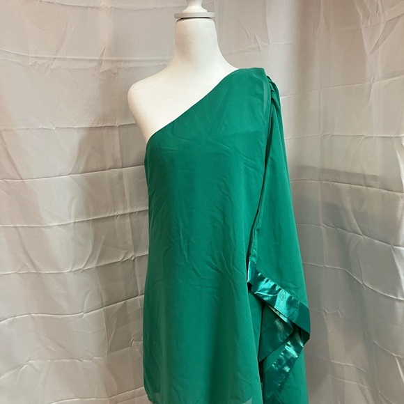 VENUS One Shoulder Dress in Green - Picture 1 of 7